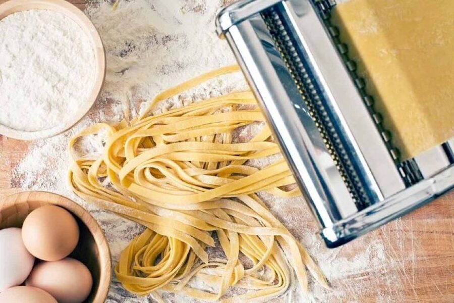 Verona Handmade Fresh Pasta Class in a Cozy Home - Mixing the dough with simple ingredients