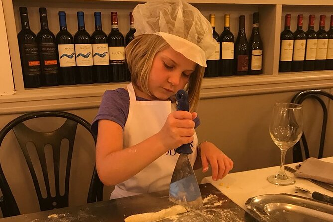 Verona: Pasta and Tiramisu Cooking Class With Free Flowing Wine - Ravioli, Filling, and the Hands-On Work